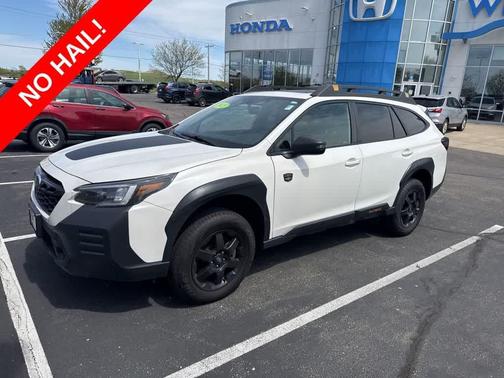 Crystal White Pearl 2023 Subaru Outback Wilderness