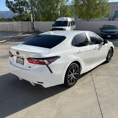 Ice Cap 2023 Toyota Camry SE