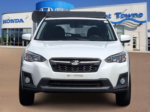 Crystal White Pearl 2018 Subaru Crosstrek 2.0i Premium