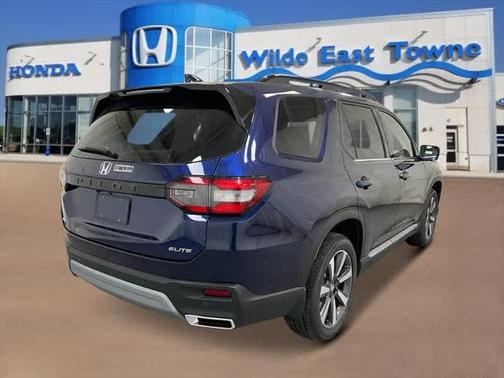 2025 Honda Pilot Touring 8-Passenger