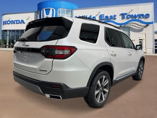 2025 Honda Pilot Touring 8-Passenger