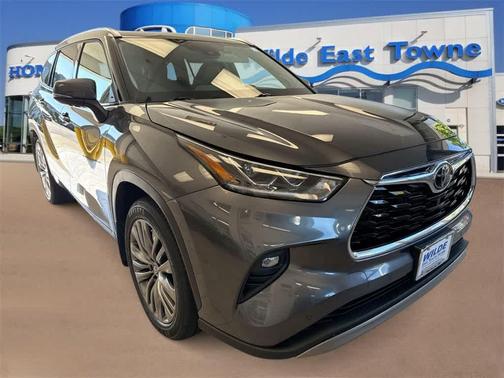 2022 Toyota Highlander Platinum