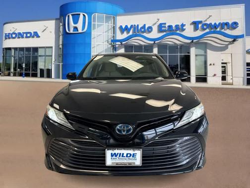 2019 Toyota Camry Hybrid XLE