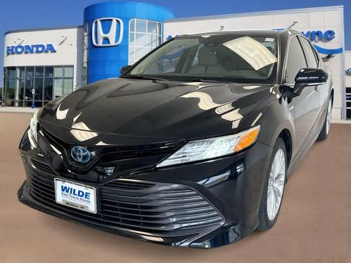 2019 Toyota Camry Hybrid XLE