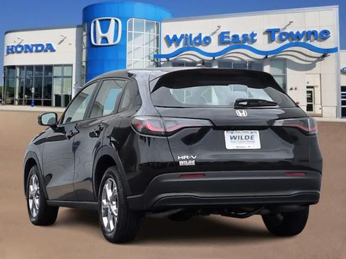 Crystal Black Pearl 2024 Honda HR-V LX