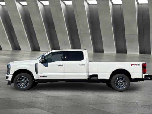 Star White Metallic Tri-Coat 2027 Ford F-350 Platinum
