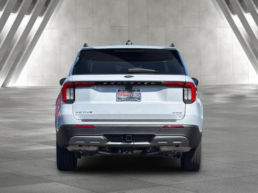 Space White Metallic 2026 Ford Explorer Active