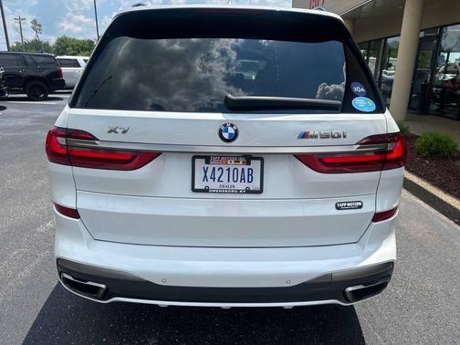 2021 BMW X7 M50i