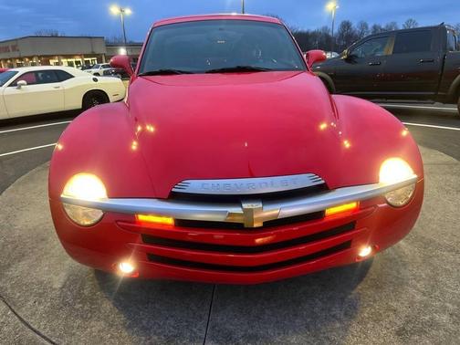 2004 Chevrolet SSR LS 2dr Regular Cab Convertible Rwd SB