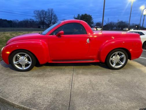 2004 Chevrolet SSR LS 2dr Regular Cab Convertible Rwd SB