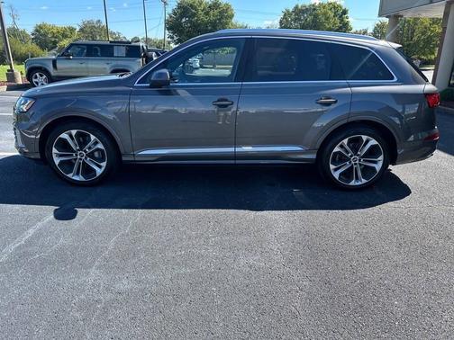 2022 Audi Q7 55 Prestige