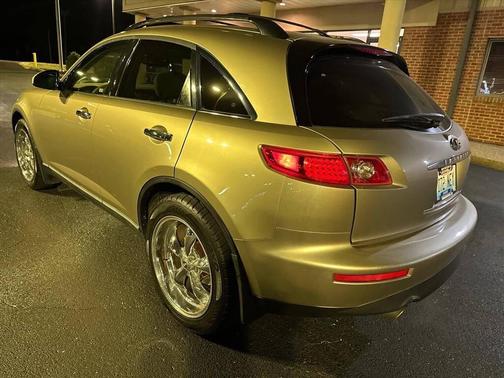 2005 INFINITI FX35 Base