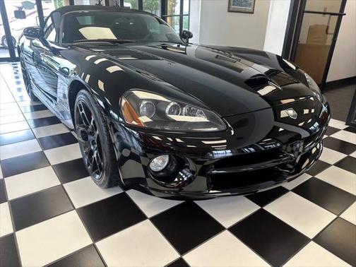 2005 Dodge Viper SRT10