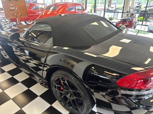 2005 Dodge Viper SRT10