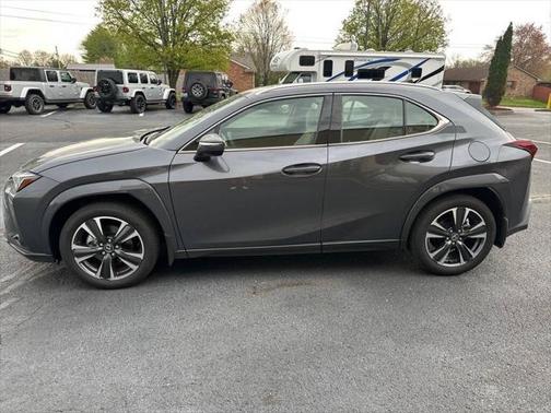 2025 Lexus UX 300h F SPORT Design