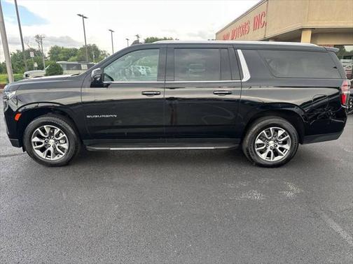 2024 Chevrolet Suburban LT