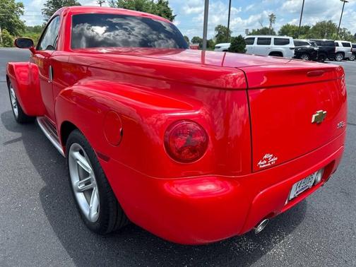 2004 Chevrolet SSR LS 2dr Regular Cab Convertible Rwd SB