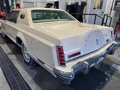 1979 Lincoln Mark V Base