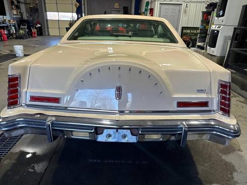 1979 Lincoln Mark V Base