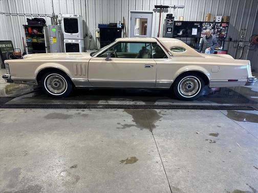 1979 Lincoln Mark V Base