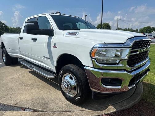 2023 RAM 3500 Big Horn Crew Cab 4x4 8' Box