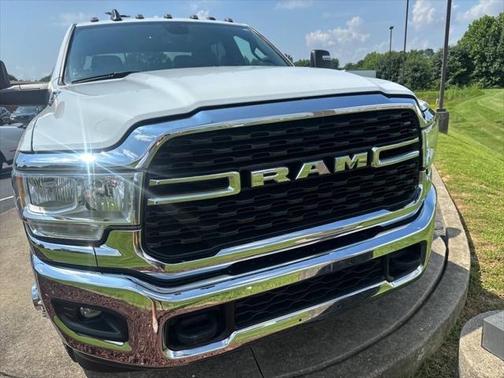 2023 RAM 3500 Big Horn Crew Cab 4x4 8' Box