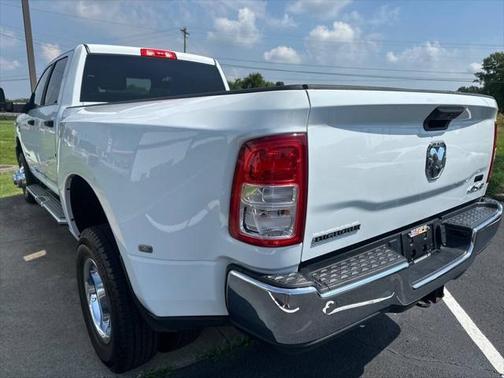 2023 RAM 3500 Big Horn Crew Cab 4x4 8' Box