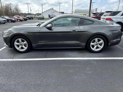 2017 Ford Mustang V6