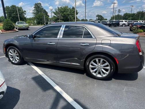 2018 Chrysler 300 Touring