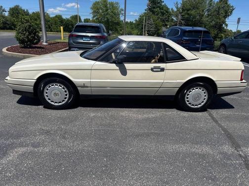 Off White 1987 Cadillac Allante Base 2dr Convertible