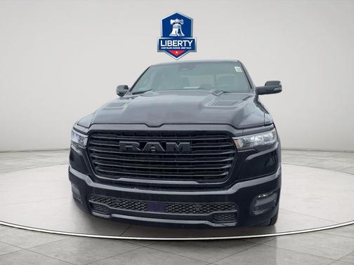 Diamond Black Crystal Pearlcoat 2026 RAM 1500 Laramie