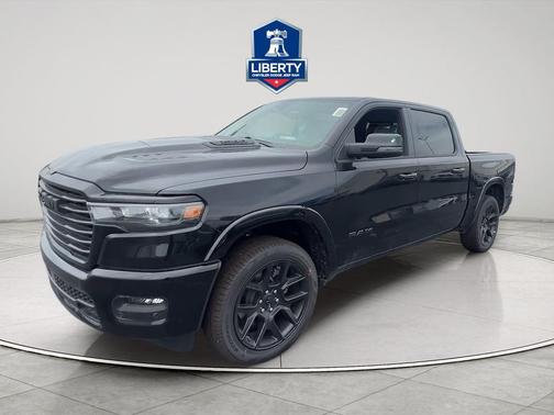 Diamond Black Crystal Pearlcoat 2026 RAM 1500 Laramie