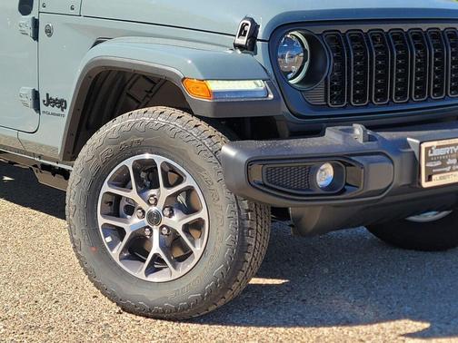 Anvil Clear-Coat Exterior Paint 2026 Jeep Gladiator Sport S