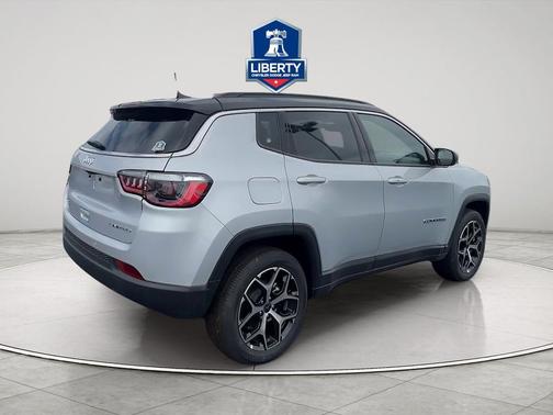 Silver Zynith Metallic Clearcoat 2026 Jeep Compass Limited