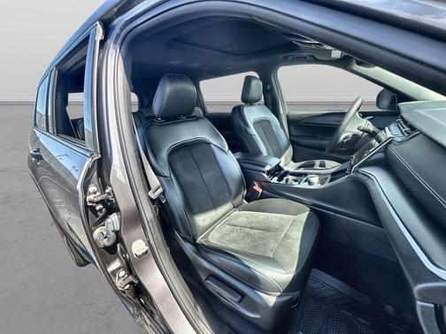 Baltic Gray Metallic Clearcoat 2023 Jeep Grand Cherokee L Altitude