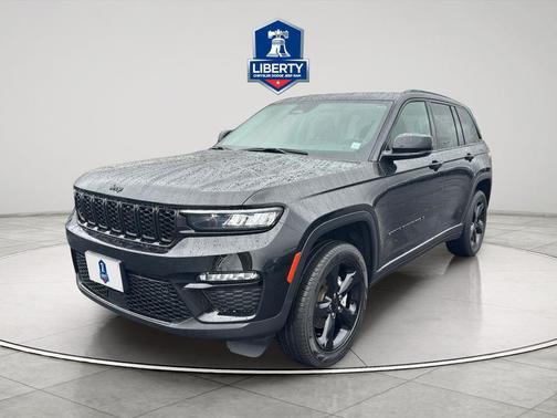 Diamond Black Crystal Pearlcoat 2023 Jeep Grand Cherokee Limited