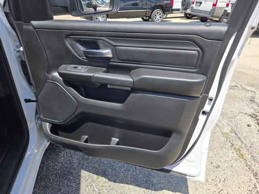 Bright White Clear-Coat Exterior Paint 2026 RAM 1500 Tradesman