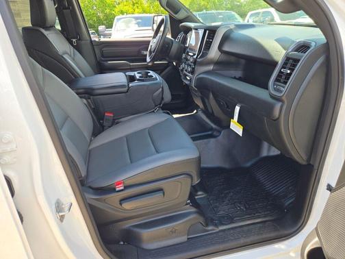 Bright White Clear-Coat Exterior Paint 2026 RAM 1500 Tradesman