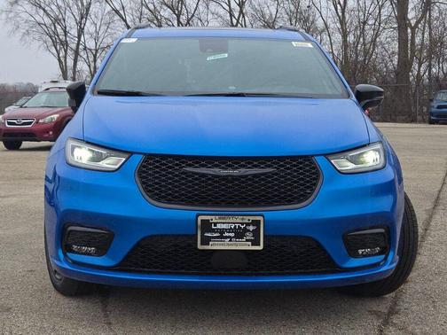 Hydro Blue Pearl-Coat Exterior Paint 2026 Chrysler Pacifica L