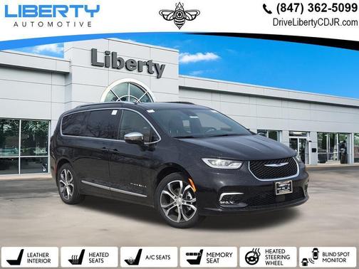 Diamond Black Crystal Pearl-Coat Exterior Paint 2026 Chrysler Pacifica L