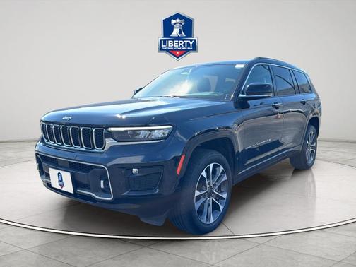 Diamond Black Crystal Pearlcoat 2023 Jeep Grand Cherokee L Overland