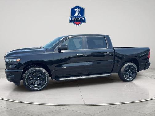 Diamond Black Crystal Pearlcoat 2026 RAM 1500 Express