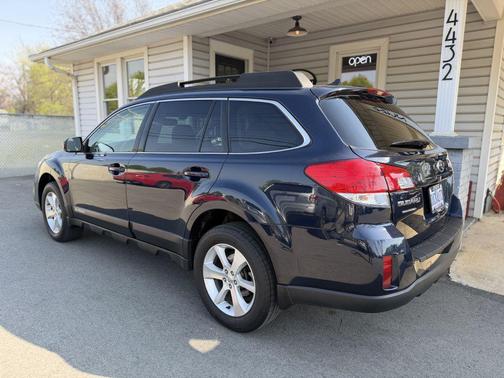 Deep Indigo Pearl 2014 Subaru Outback 2.5i Limited