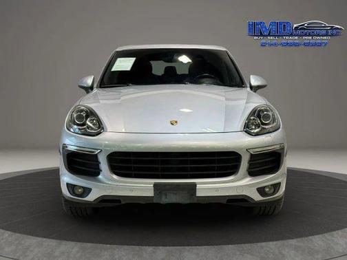 Rhodium Silver Metallic 2017 Porsche Cayenne Platinum Edition