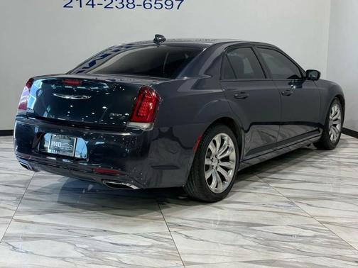 2018 Chrysler 300 S