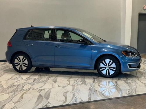 2016 Volkswagen e-Golf SE