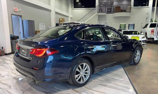 2019 INFINITI Q70 3.7X LUXE