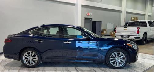 2019 INFINITI Q70 3.7X LUXE