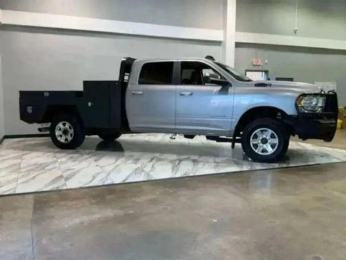 2020 RAM 2500 Big Horn Crew Cab 4x4 8' Box