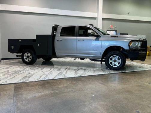 2020 RAM 2500 Big Horn Crew Cab 4x4 8' Box